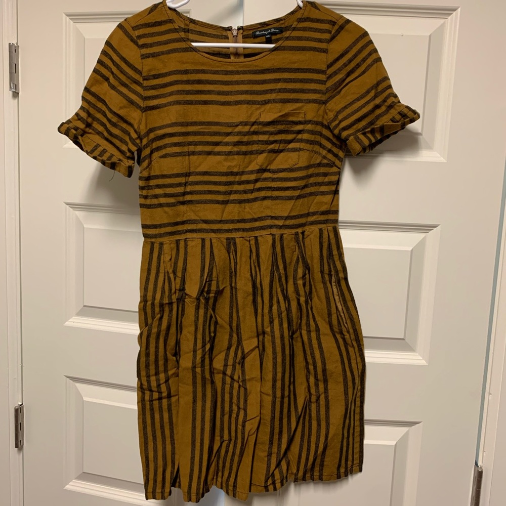 Vintage style dress with pockets